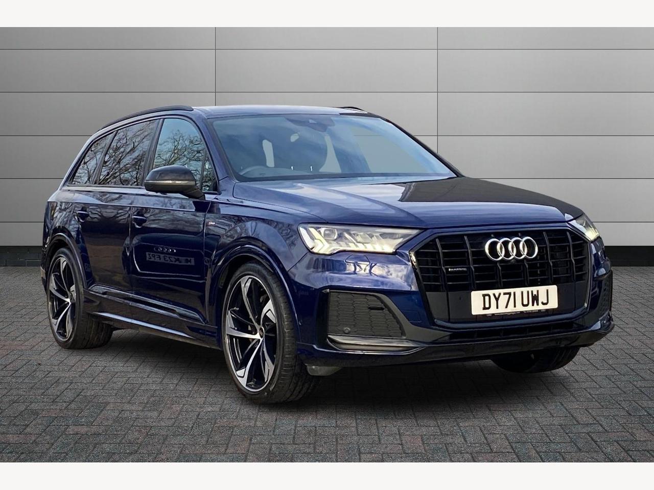 Main listing image - Audi Q7