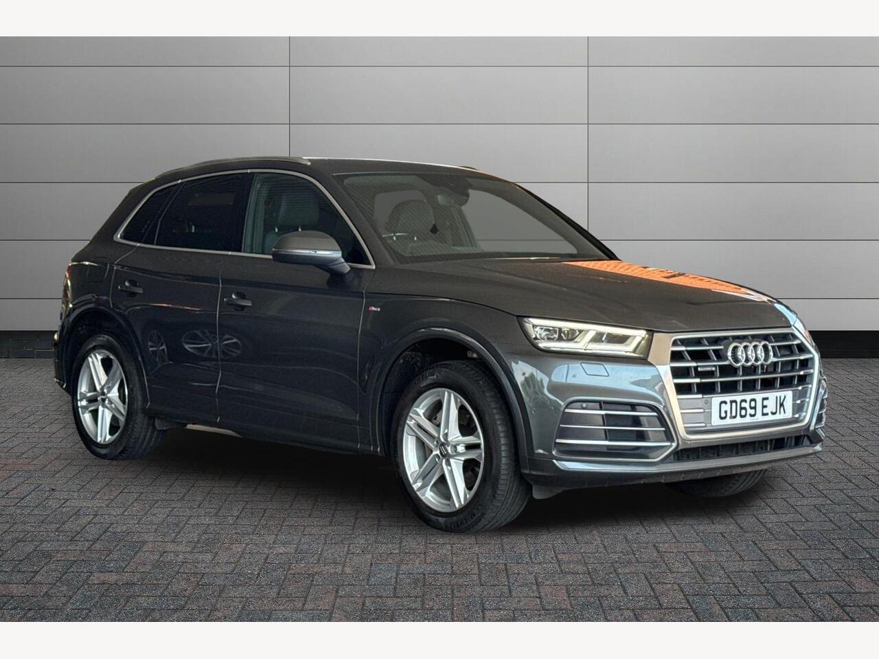 Main listing image - Audi Q5