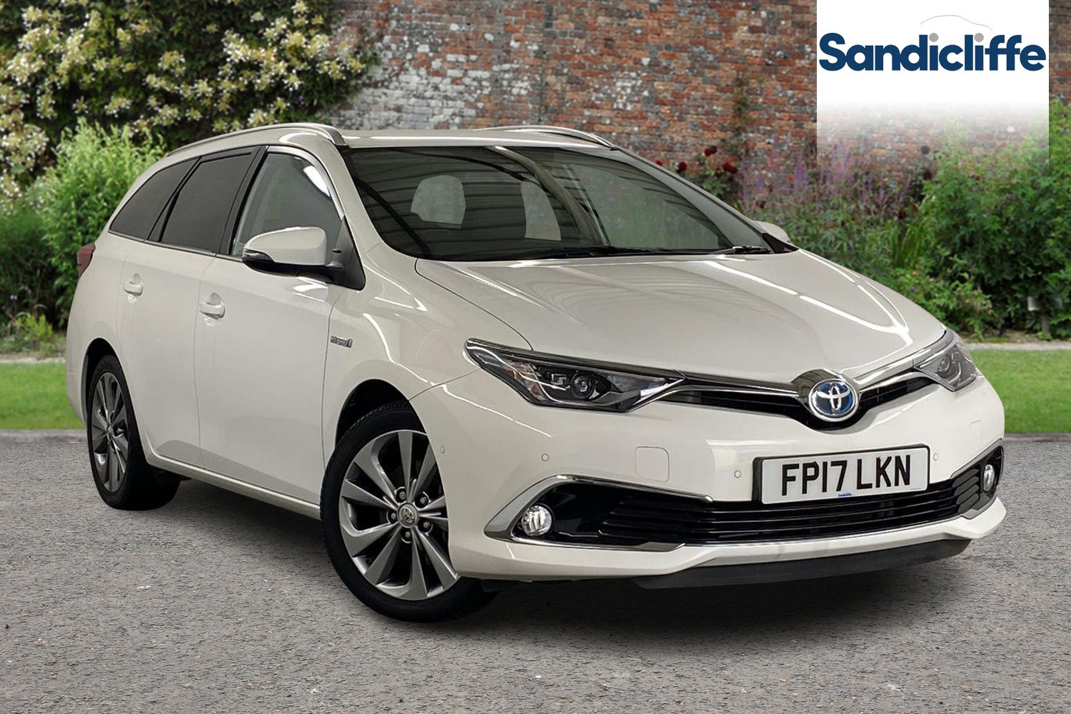 Main listing image - Toyota Auris Touring Sport