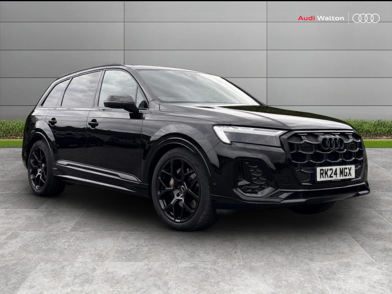 Main listing image - Audi Q7