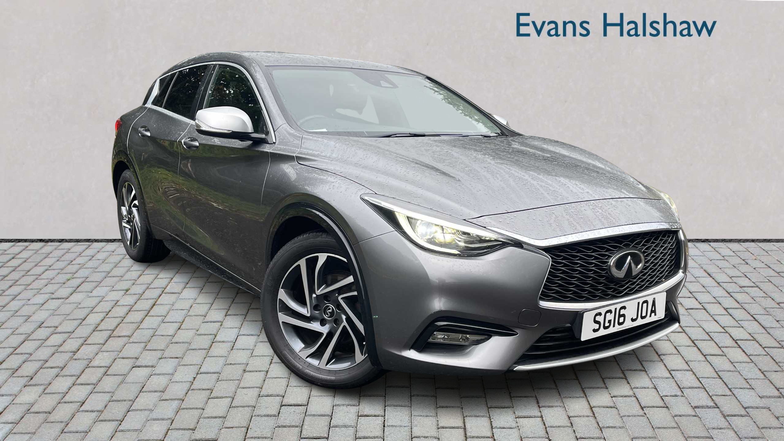 Main listing image - Infiniti Q30