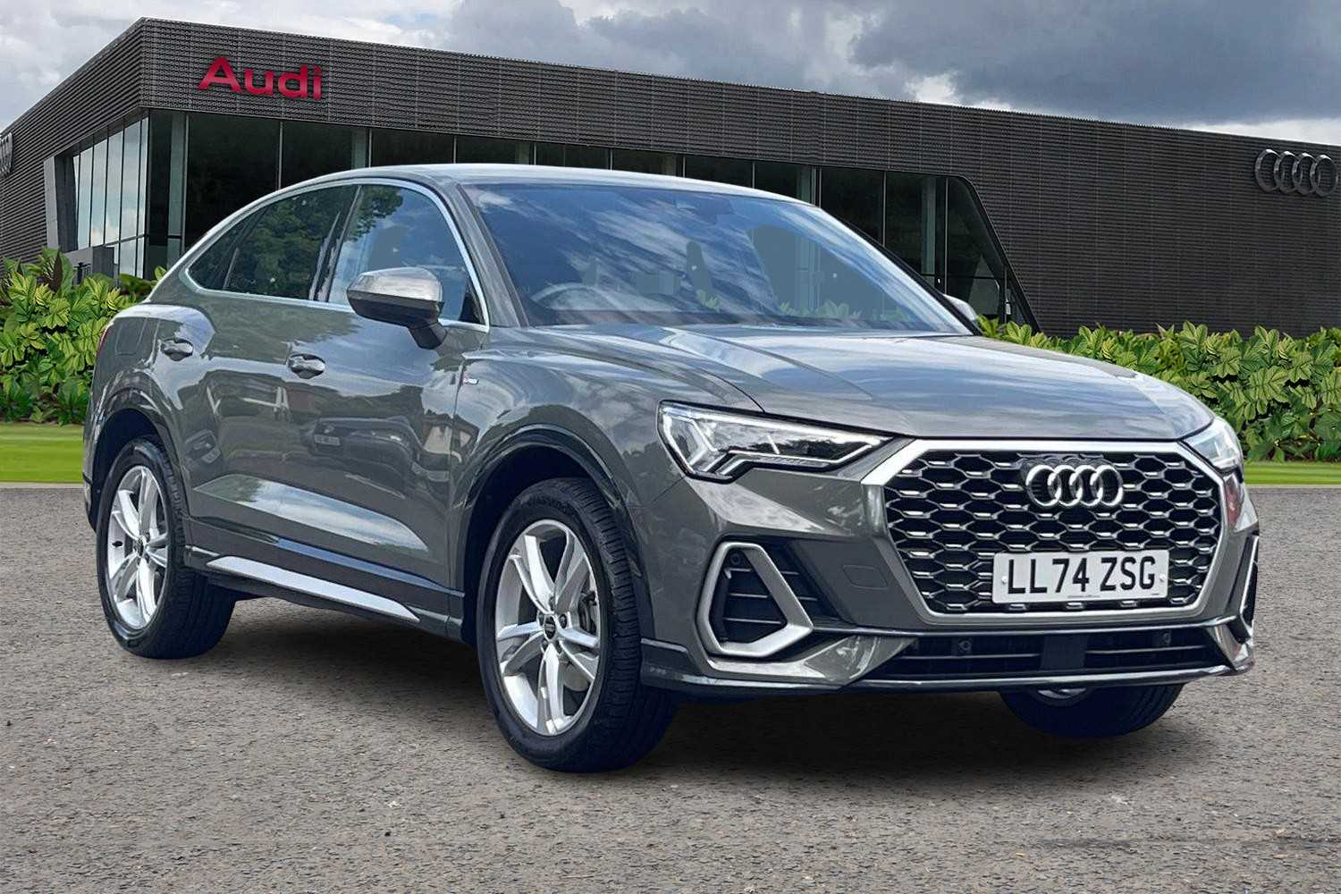 Main listing image - Audi Q3