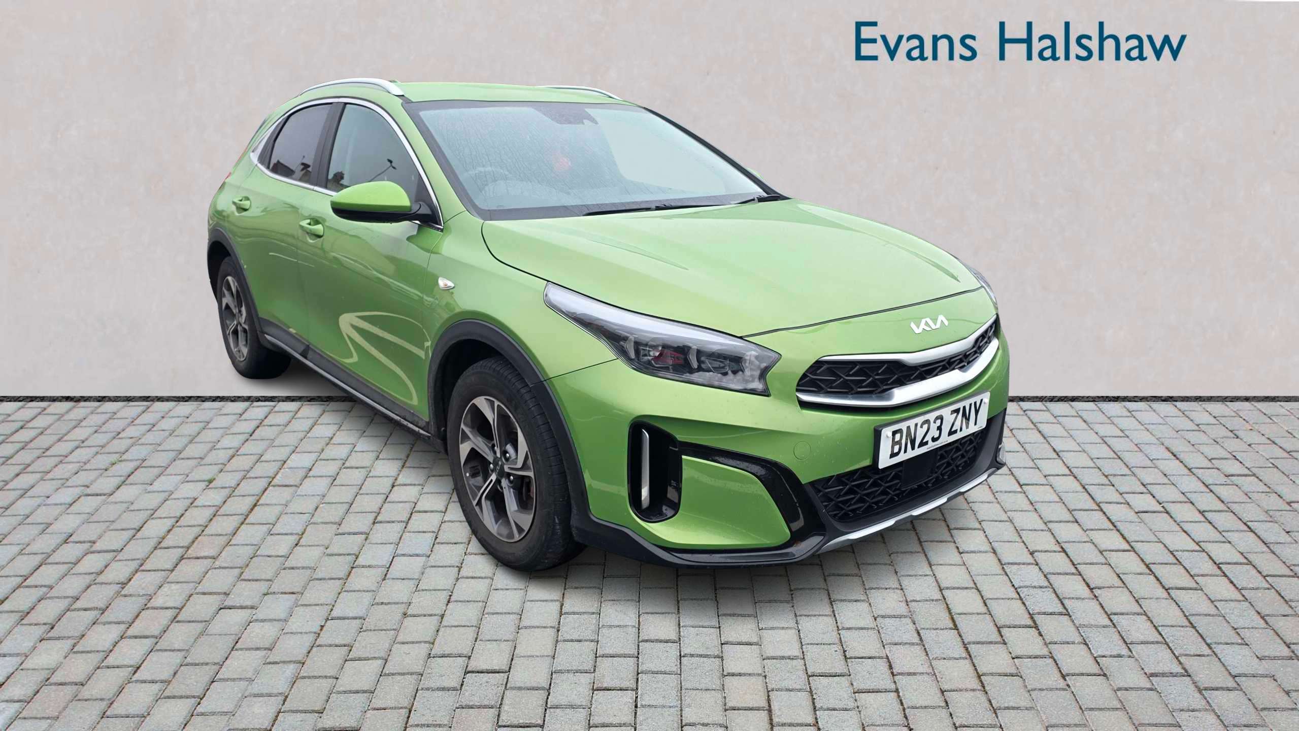 Main listing image - Kia XCeed