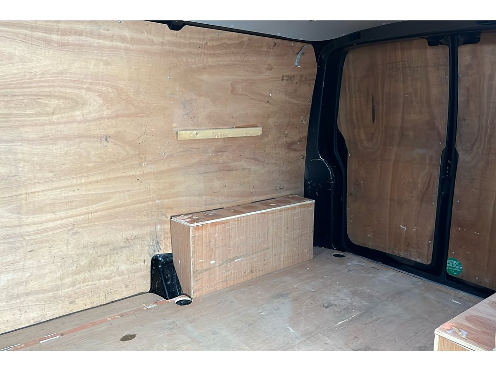 Main listing image - Volkswagen Transporter