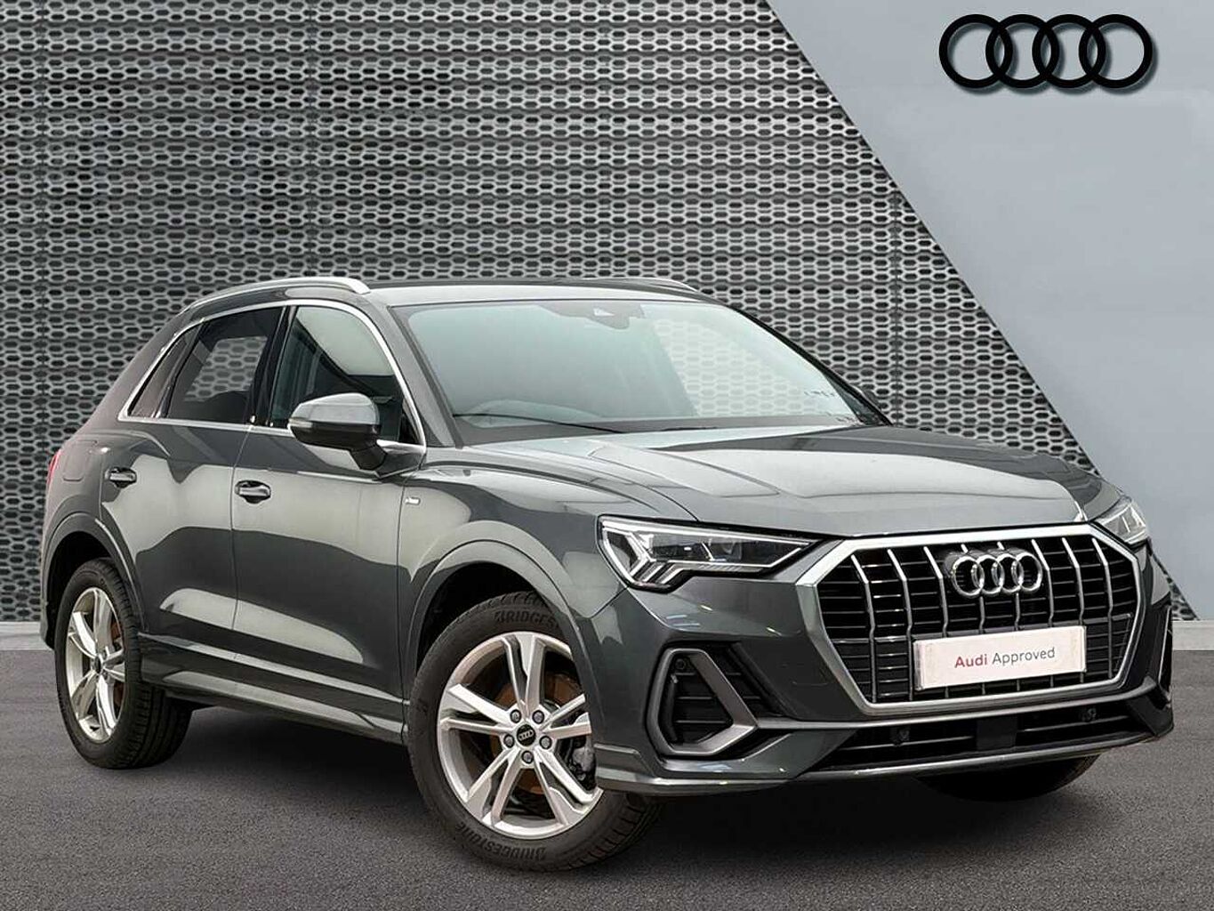 Main listing image - Audi Q3