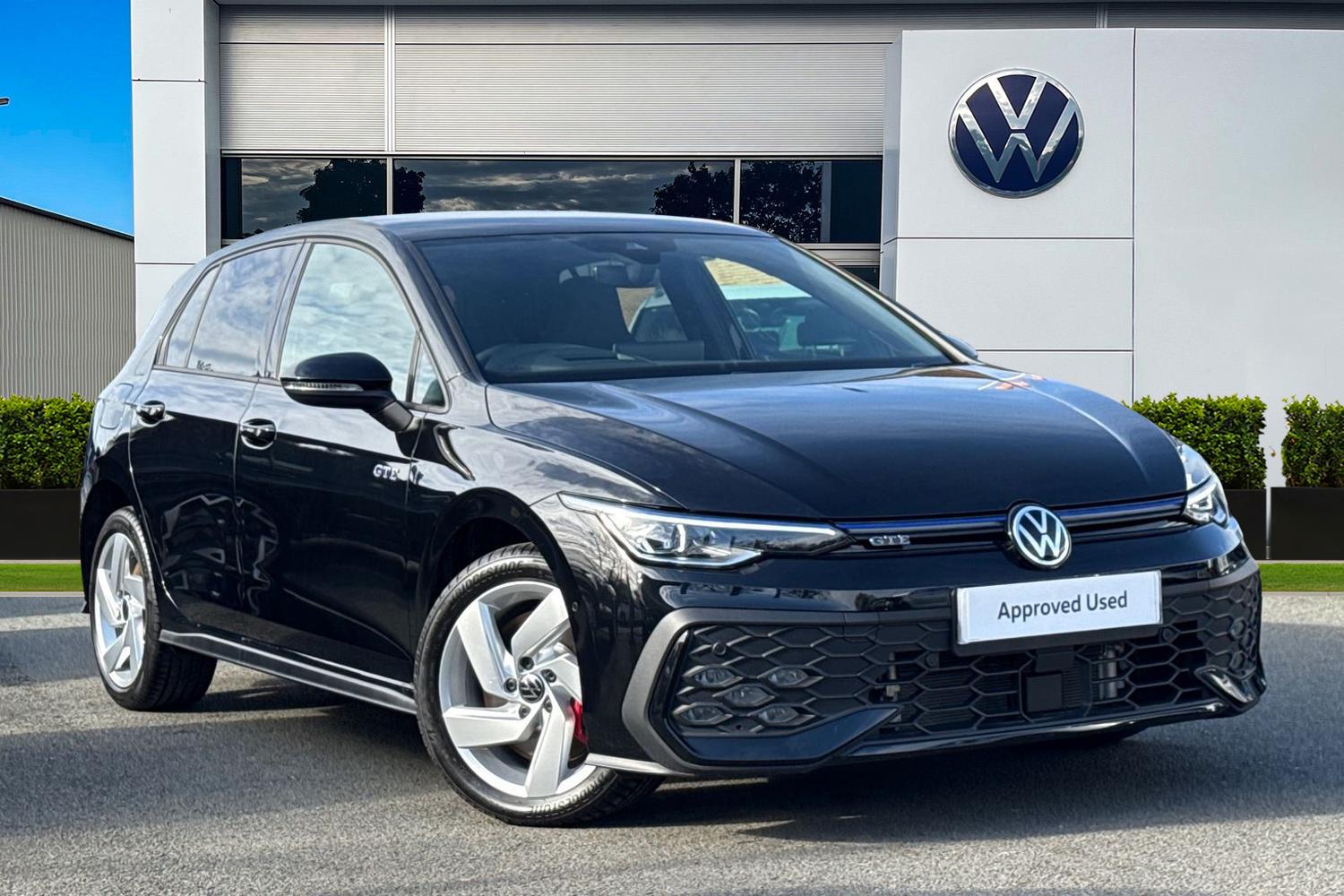 Main listing image - Volkswagen Golf GTE