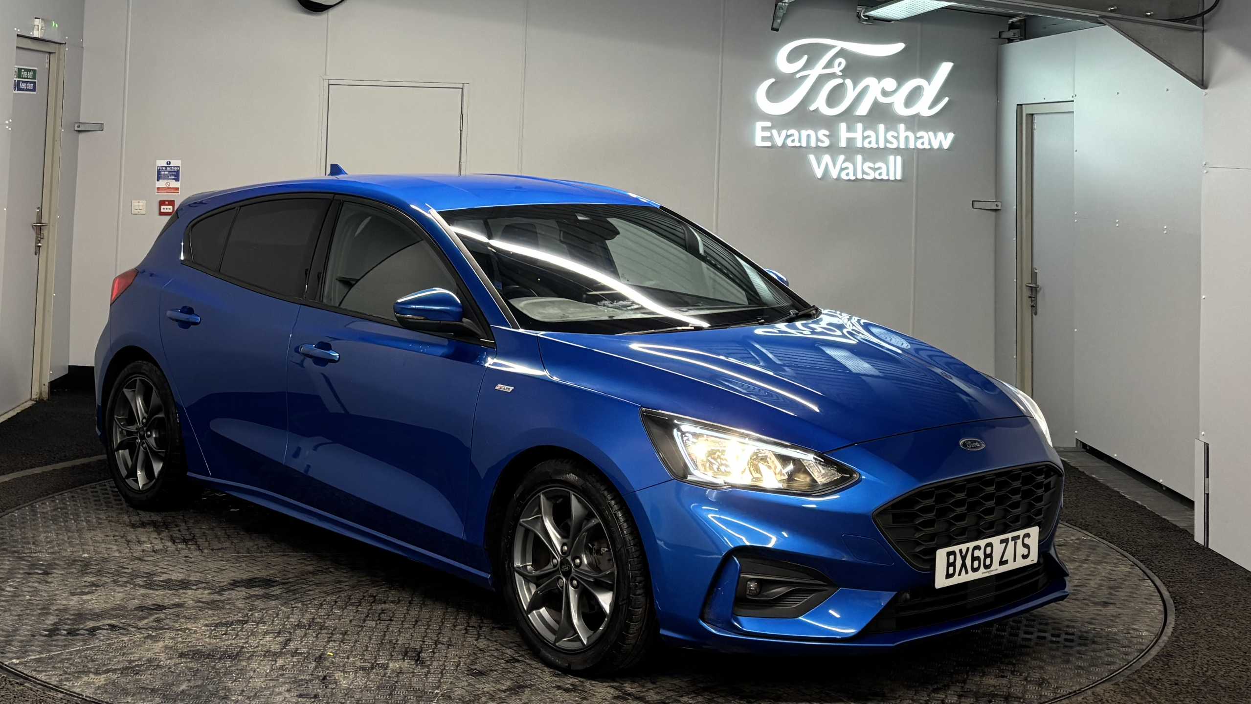 Main listing image - Ford Focus