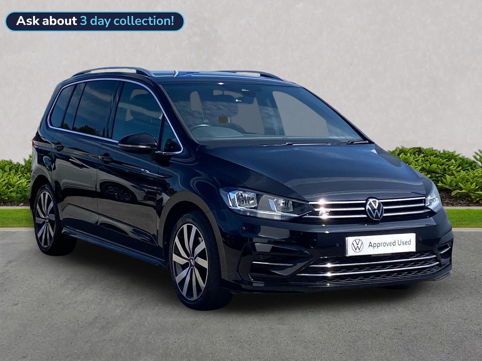 Main listing image - Volkswagen Touran