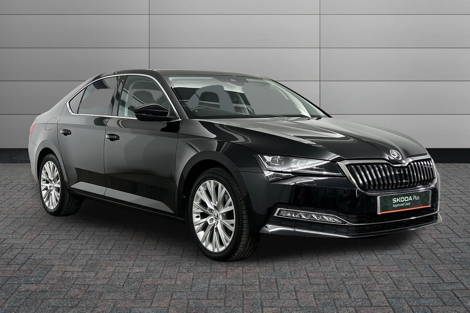 Main listing image - Skoda Superb