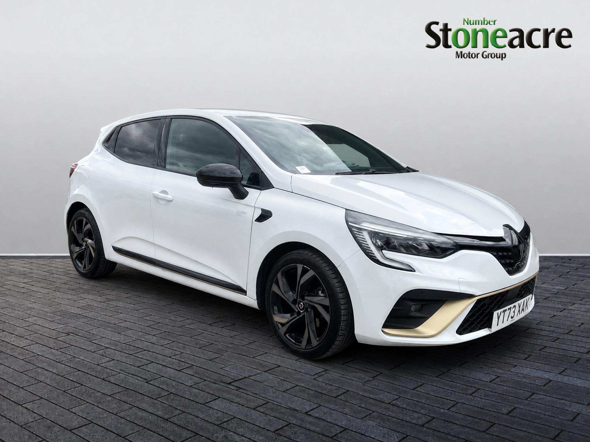 Main listing image - Renault Clio