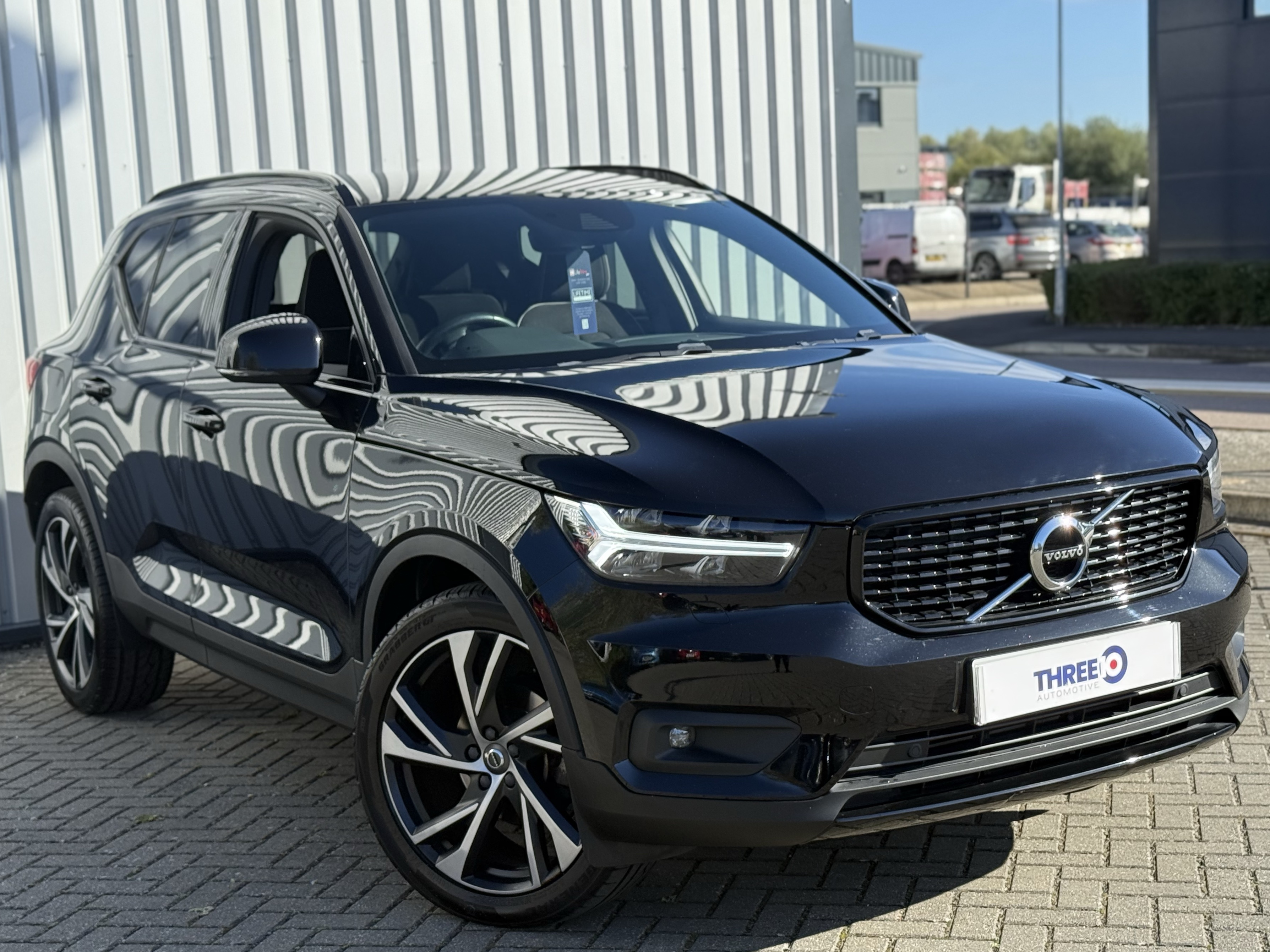 Main listing image - Volvo XC40