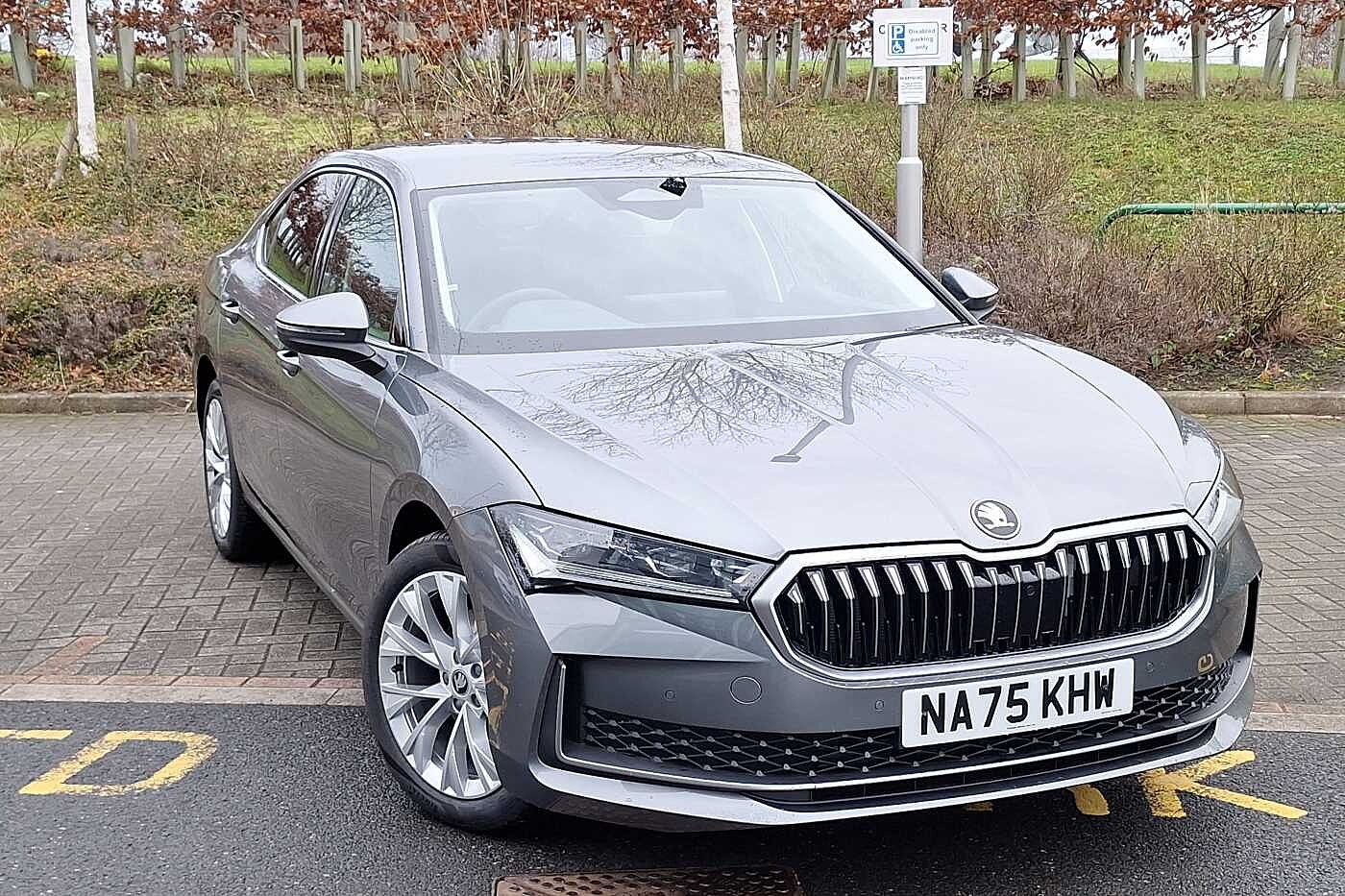 Main listing image - Skoda Superb