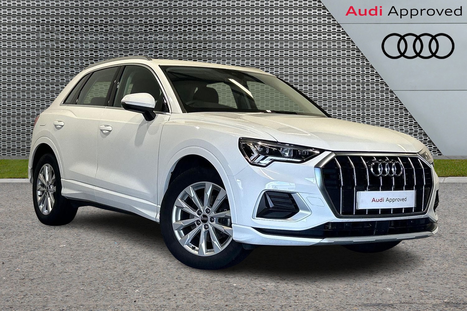 Main listing image - Audi Q3