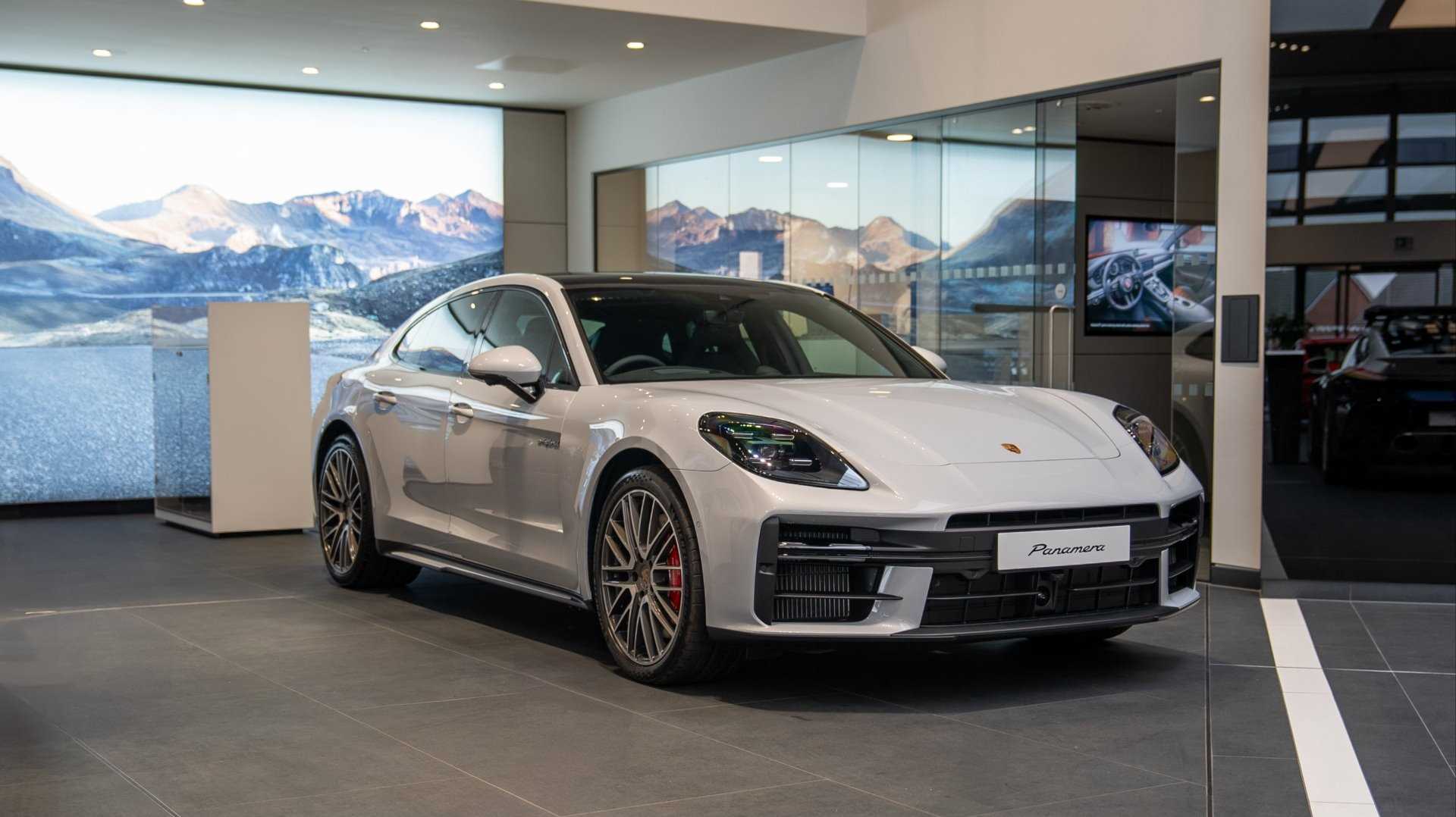 Main listing image - Porsche Panamera