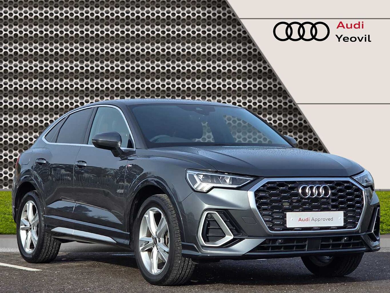 Main listing image - Audi Q3