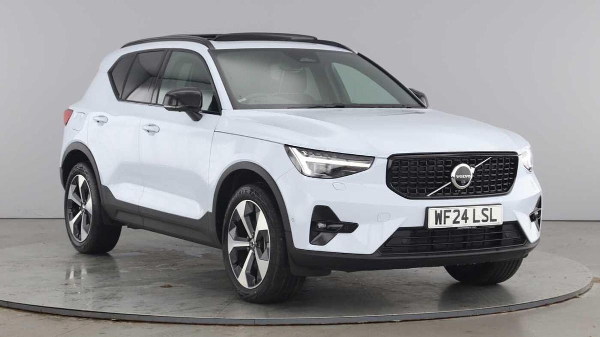 Main listing image - Volvo XC40