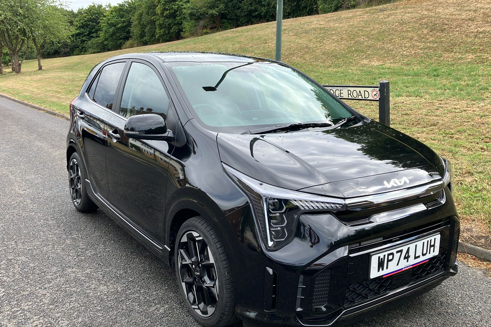 Main listing image - Kia Picanto