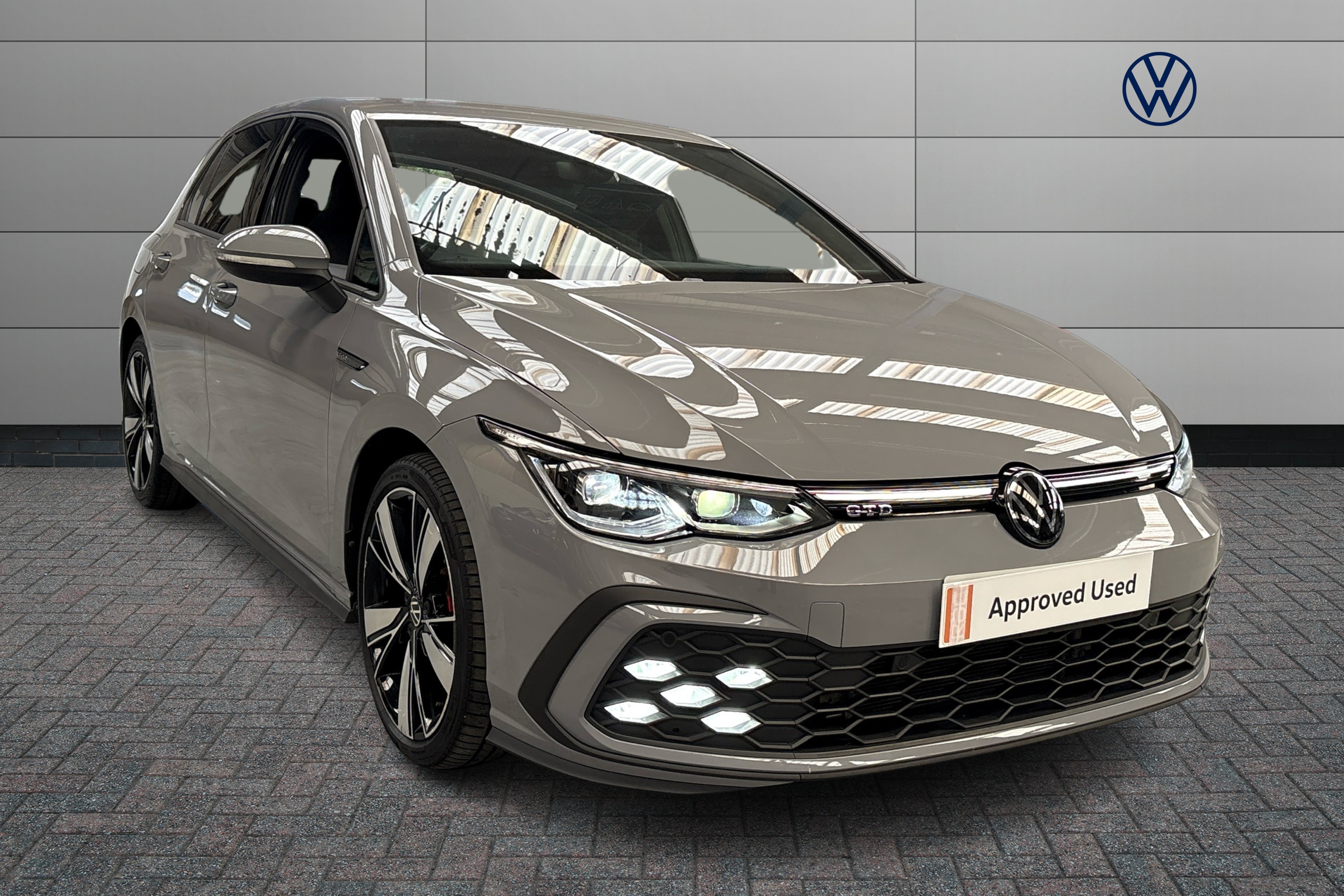 Main listing image - Volkswagen Golf
