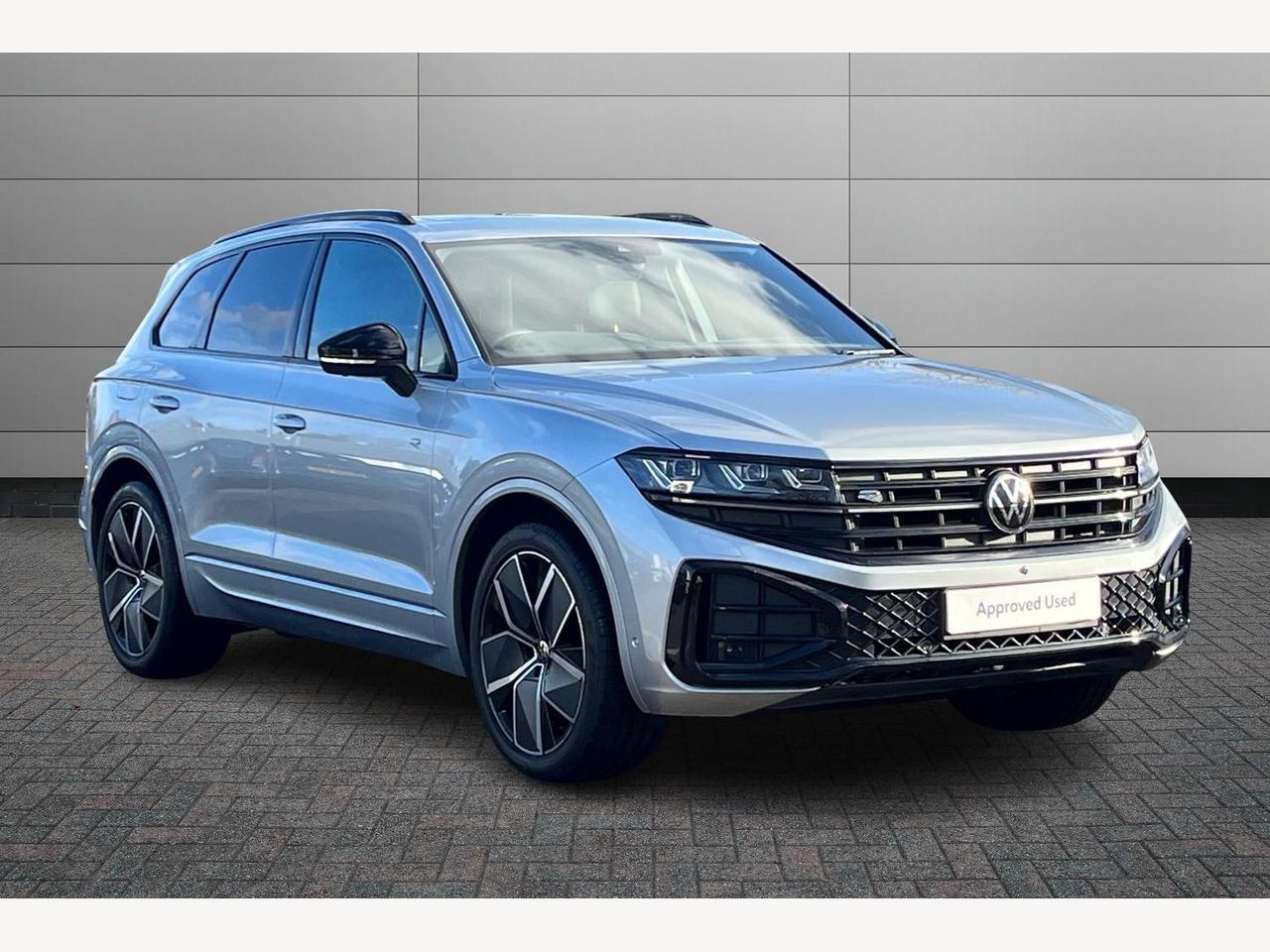 Main listing image - Volkswagen Touareg