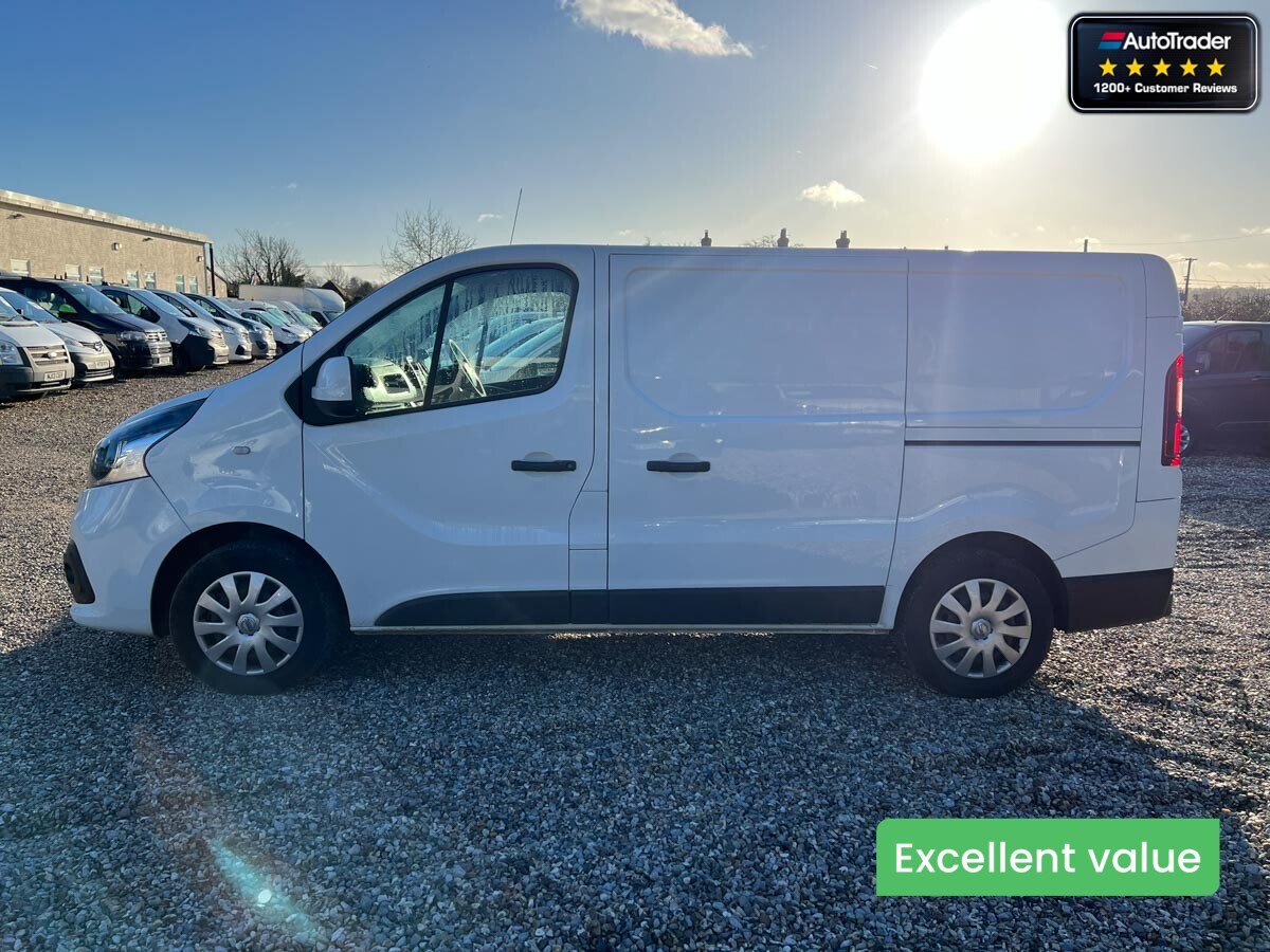 Main listing image - Nissan NV300