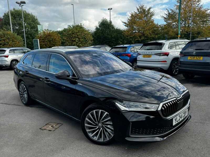 Main listing image - Skoda Superb Estate