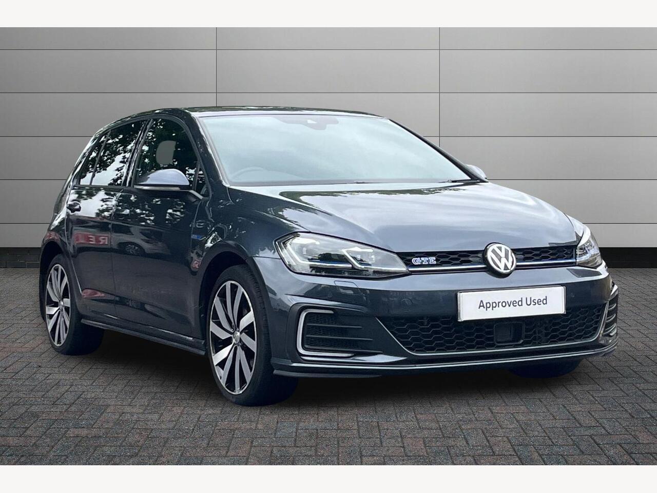 Main listing image - Volkswagen Golf