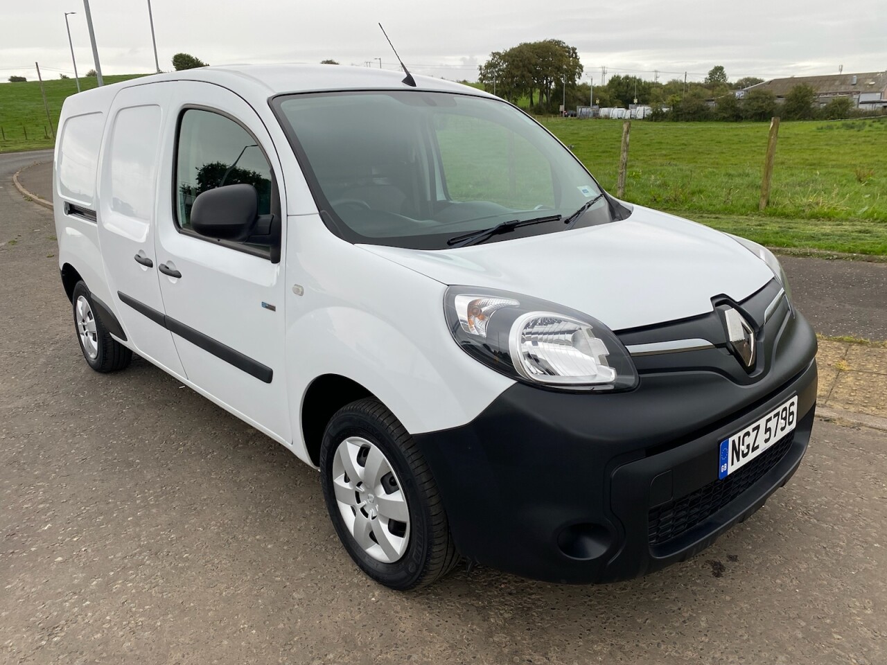 Main listing image - Renault Kangoo E-Tech