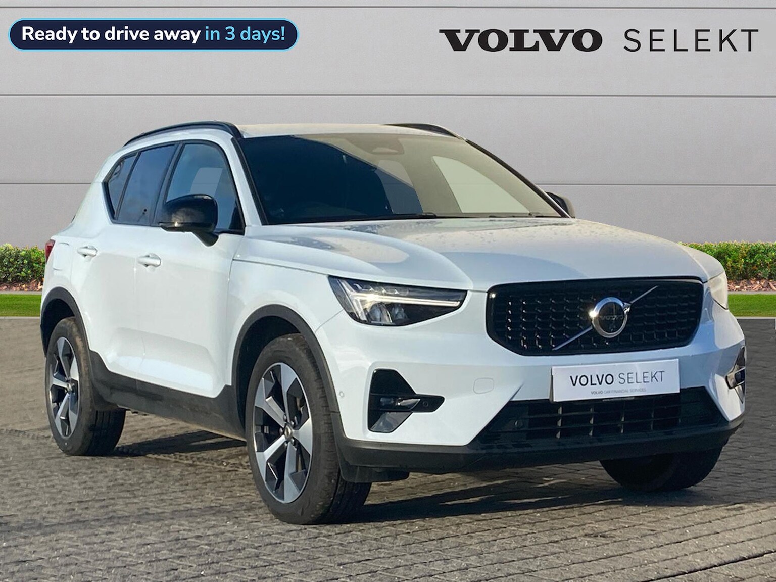 Main listing image - Volvo XC40