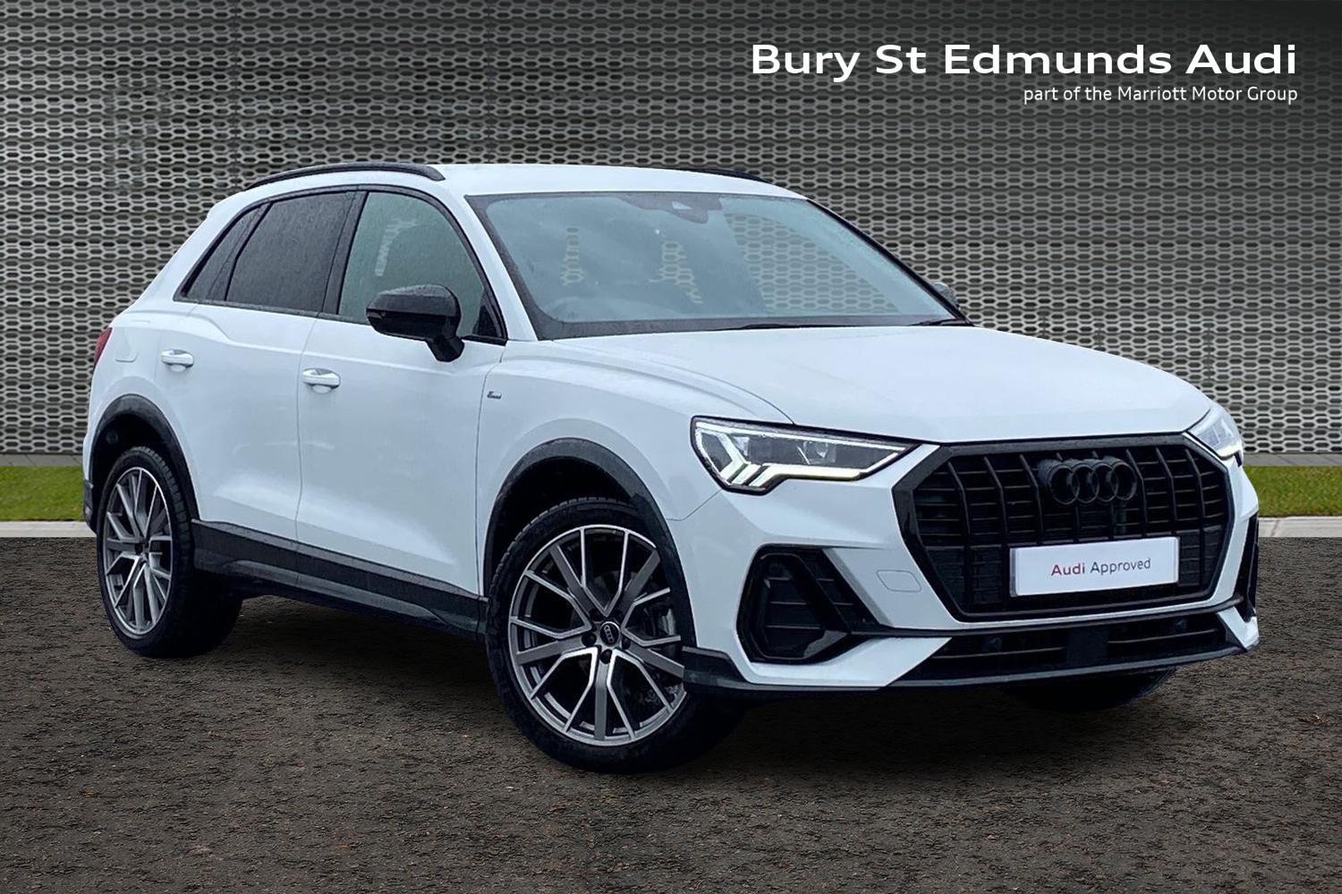 Main listing image - Audi Q3