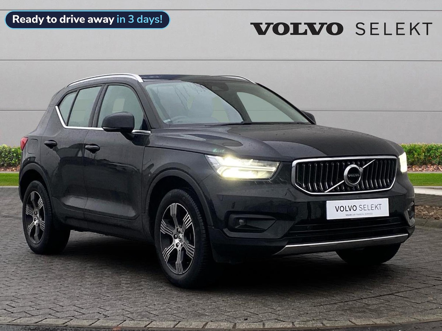 Main listing image - Volvo XC40