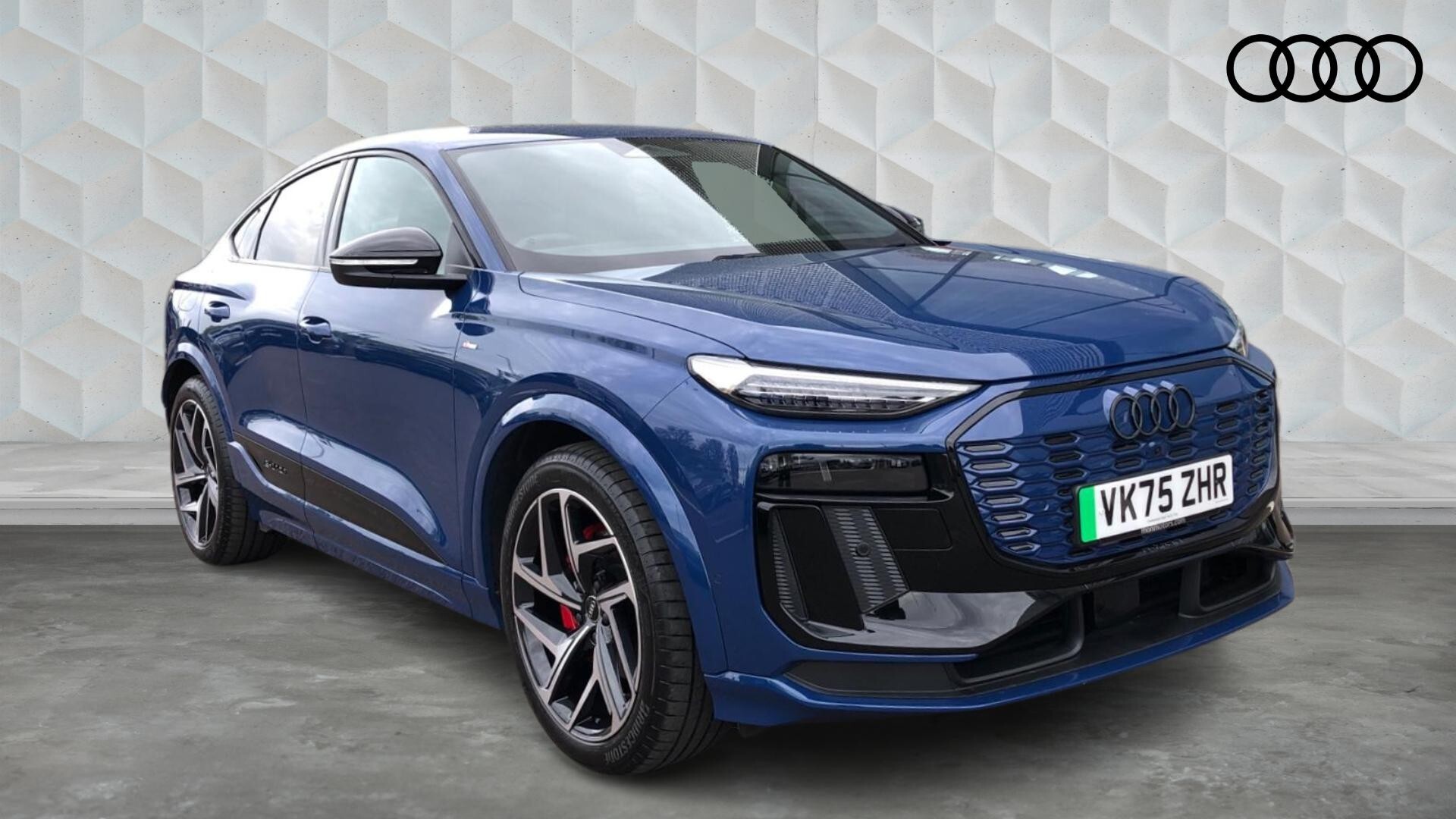 Main listing image - Audi Q6 e-tron