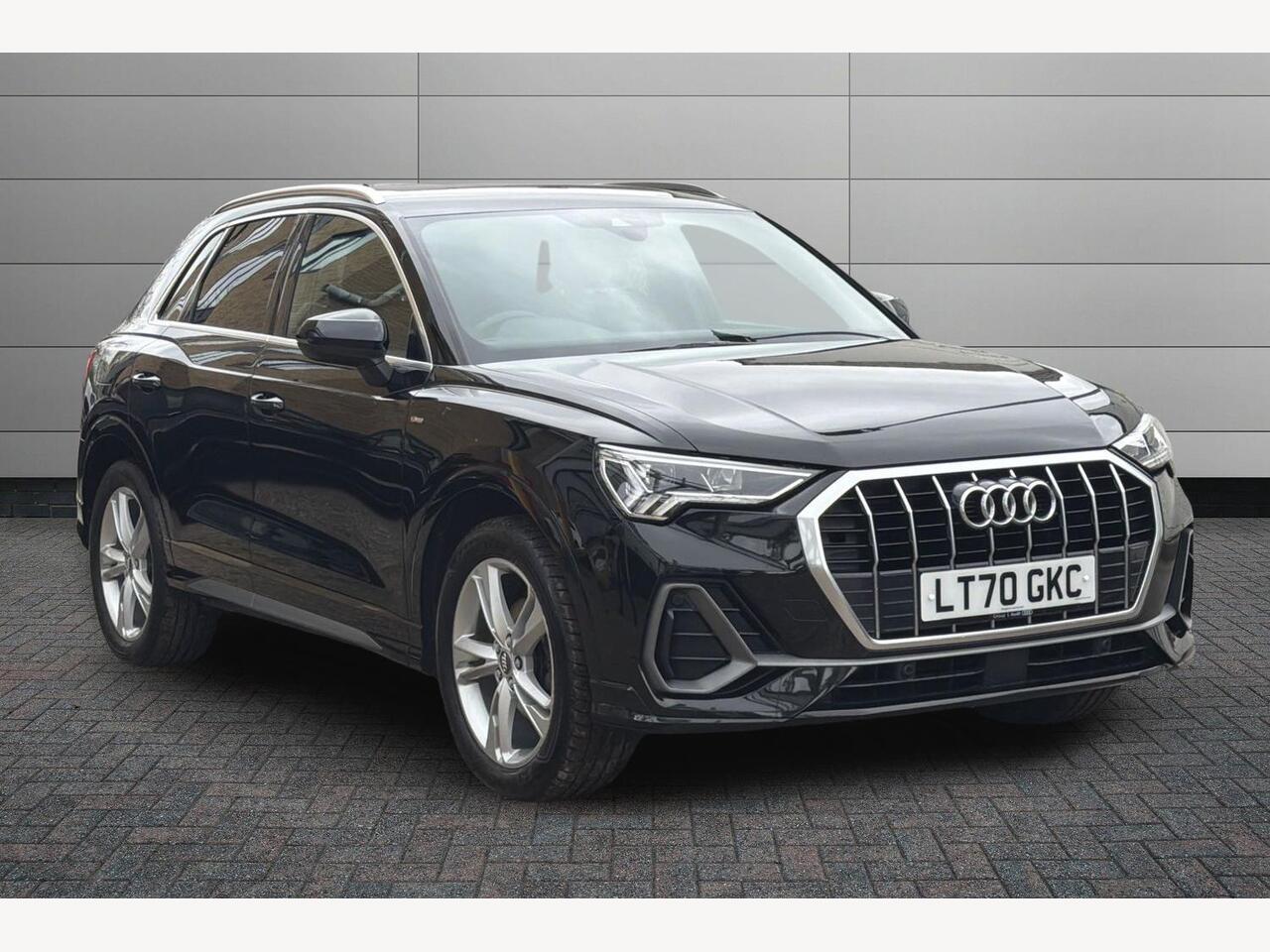 Main listing image - Audi Q3
