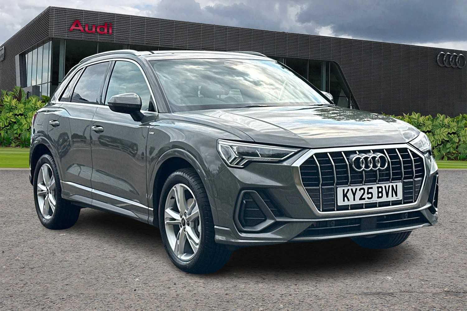 Main listing image - Audi Q3