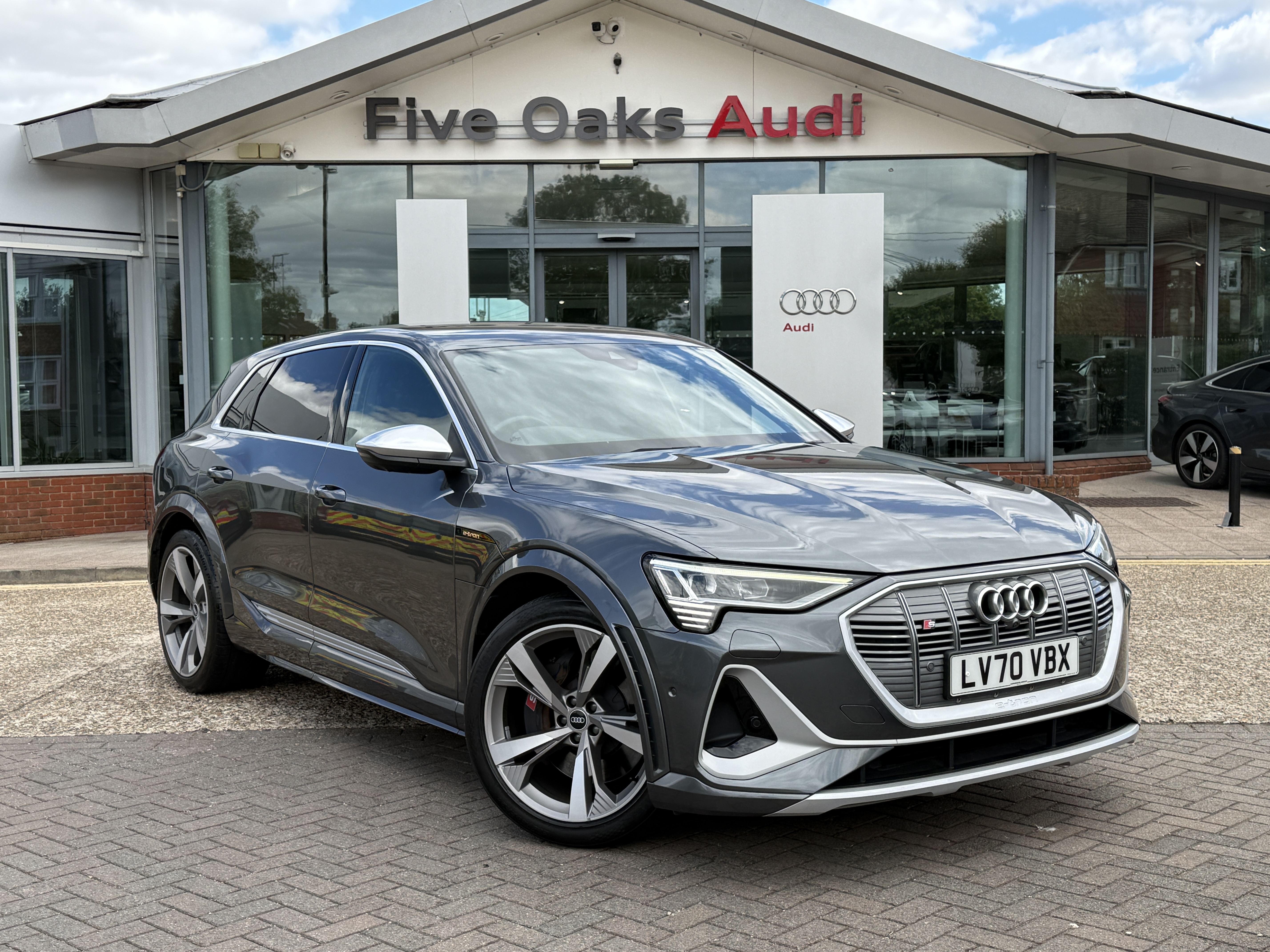 Main listing image - Audi e-tron