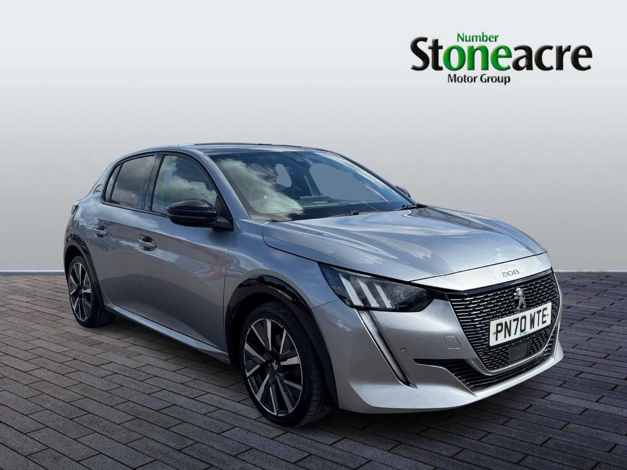 Main listing image - Peugeot 208
