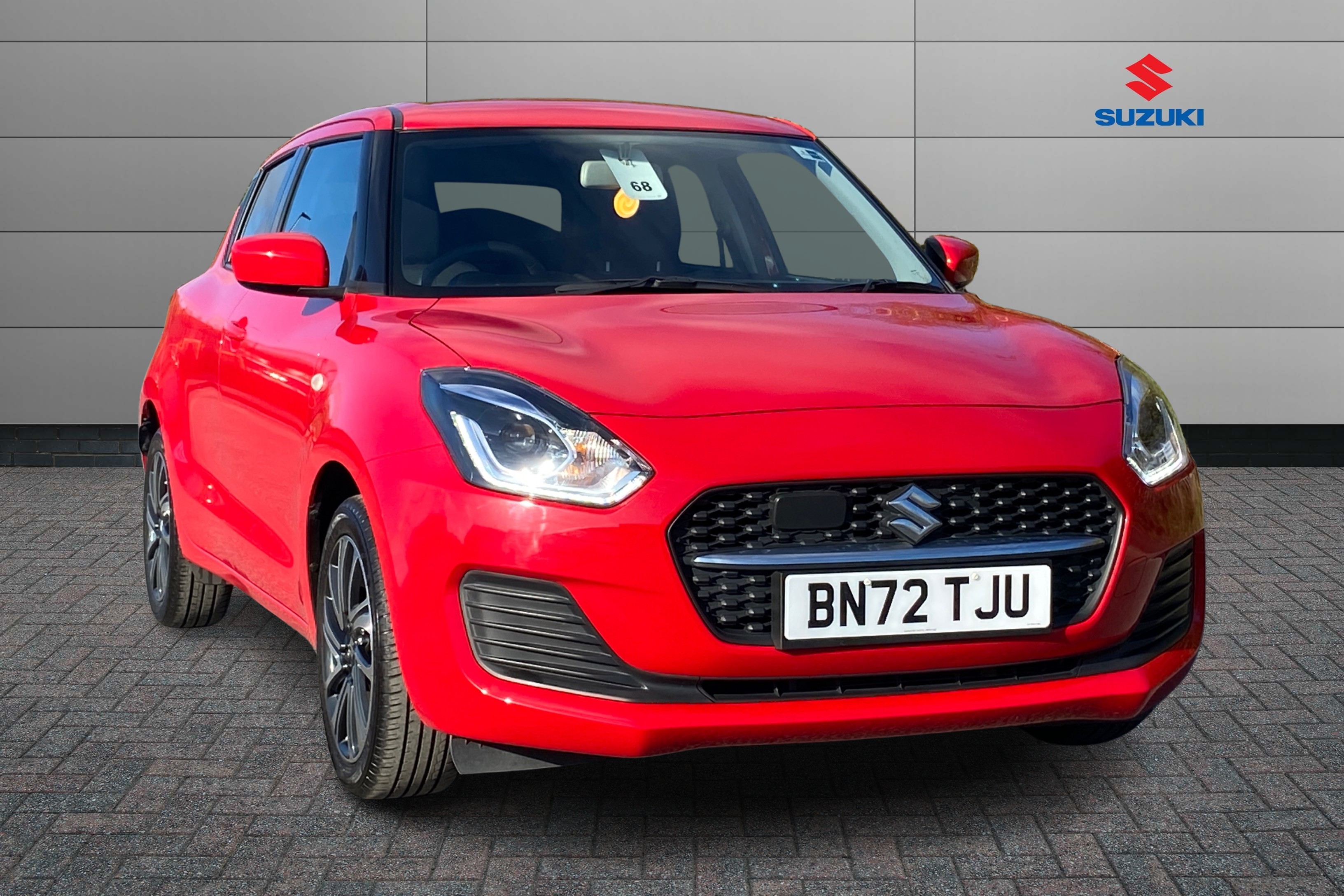 Main listing image - Suzuki Swift