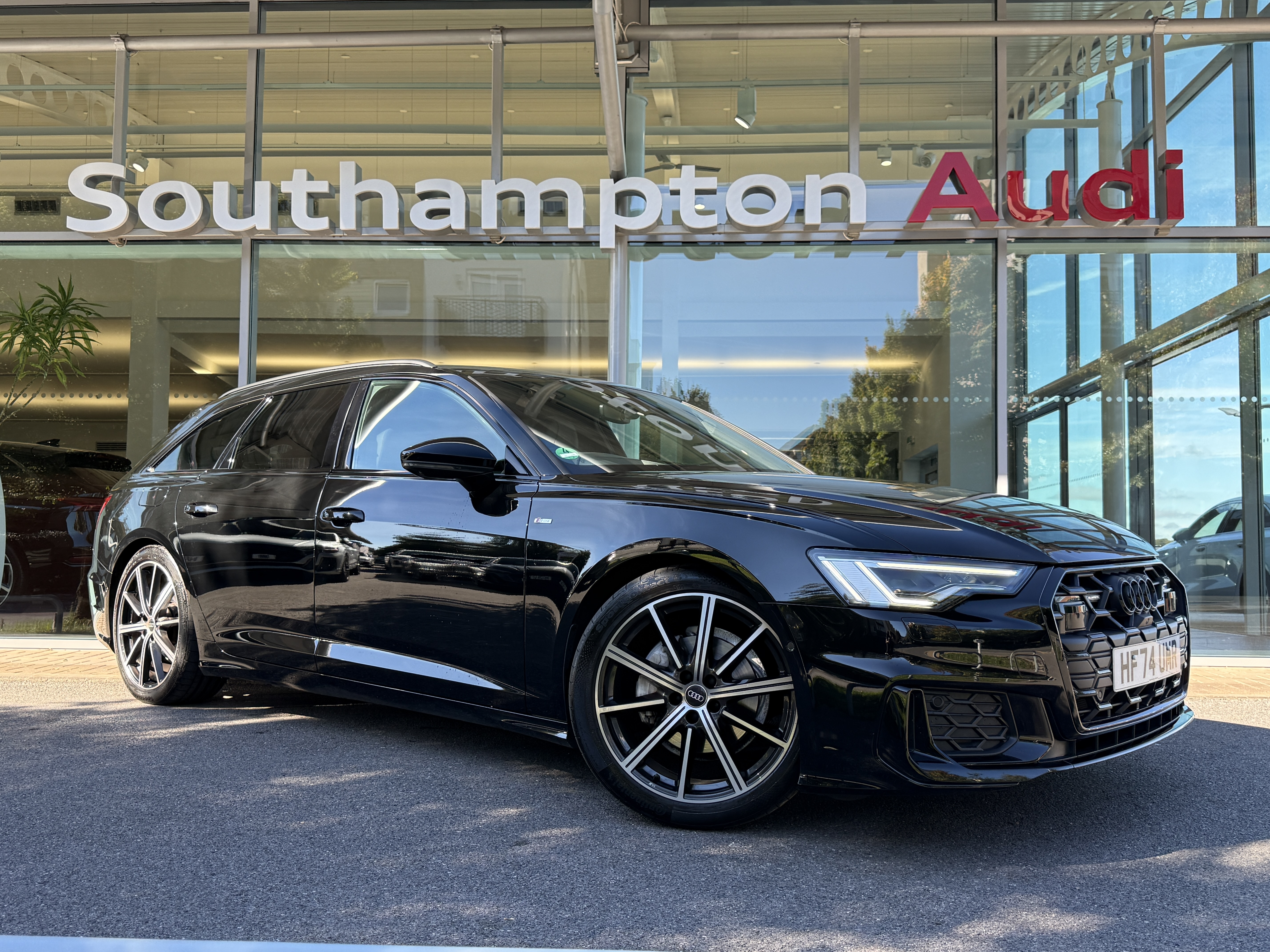 Main listing image - Audi A6