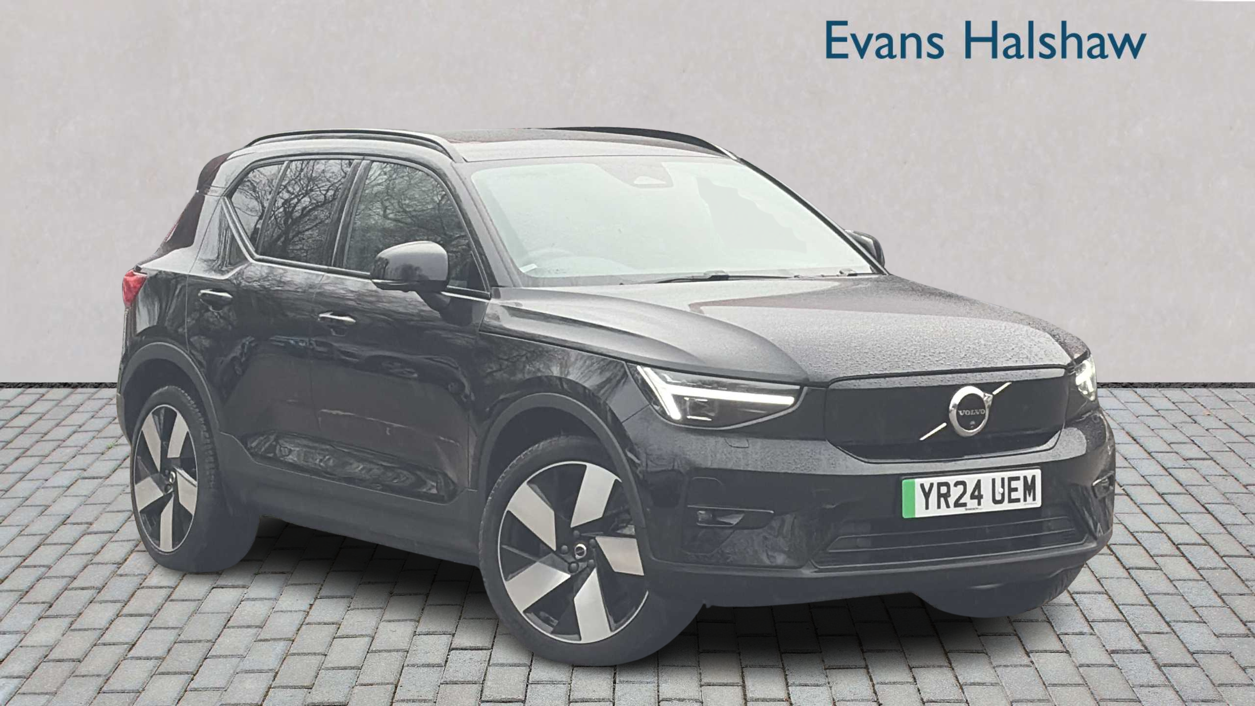 Main listing image - Volvo XC40 Recharge