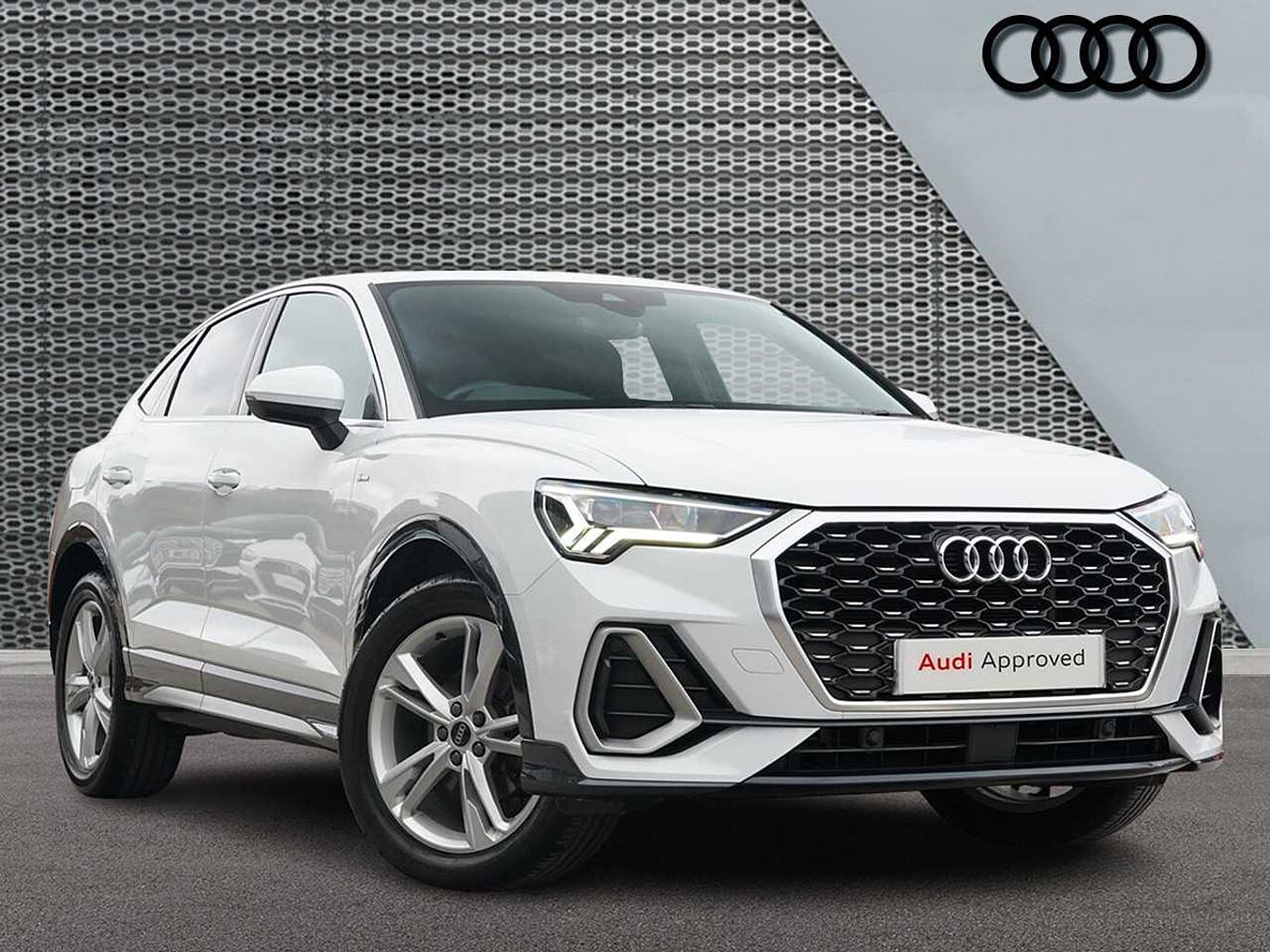 Main listing image - Audi Q3