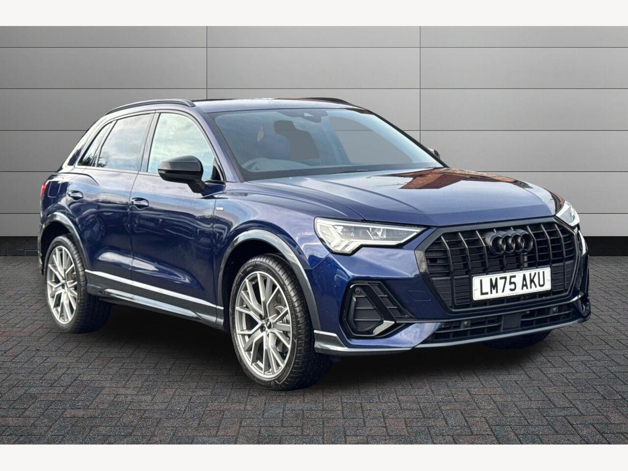 Main listing image - Audi Q3