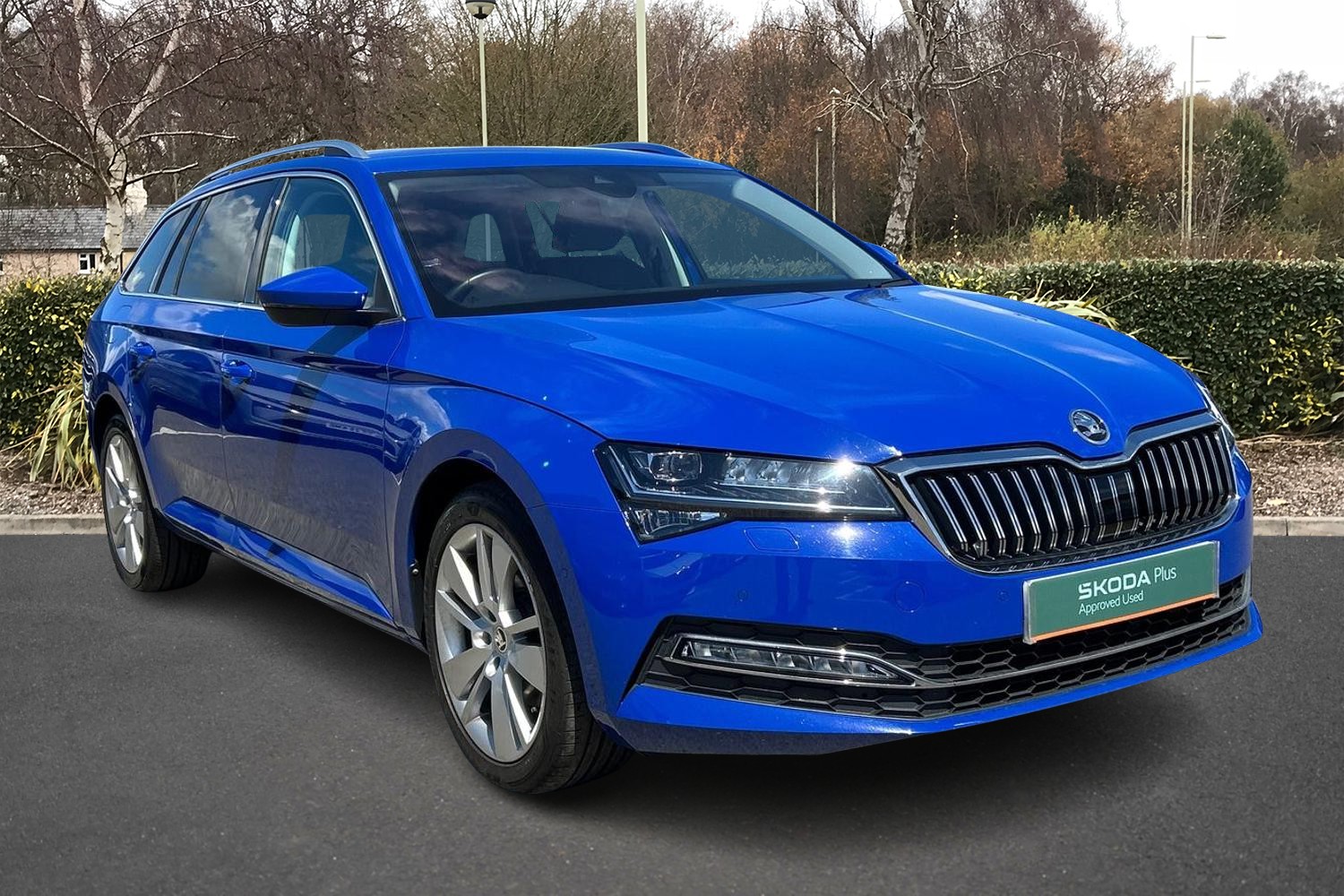 Main listing image - Skoda Superb Estate