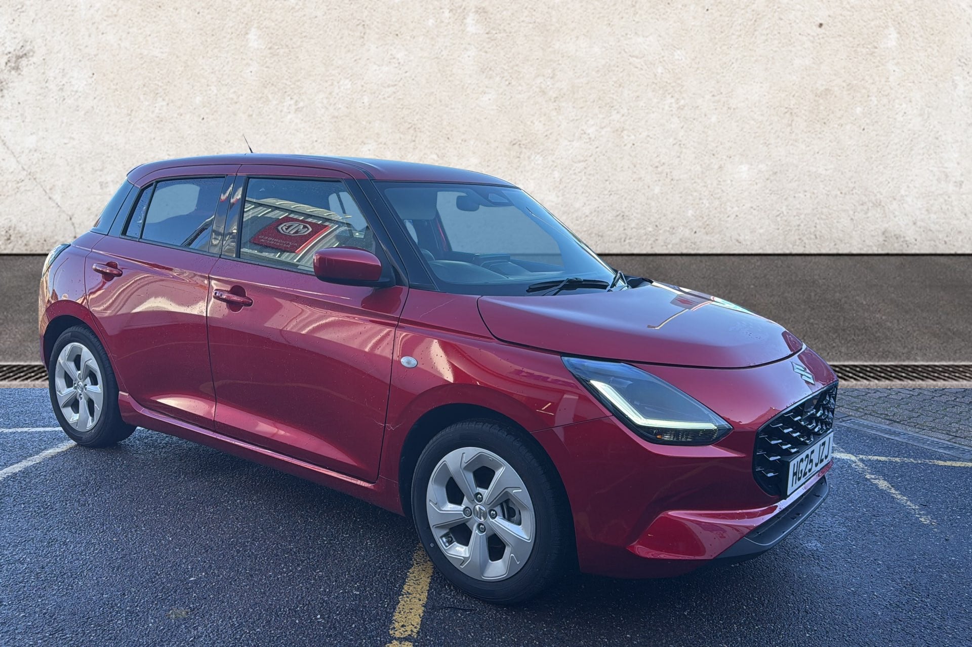Main listing image - Suzuki Swift