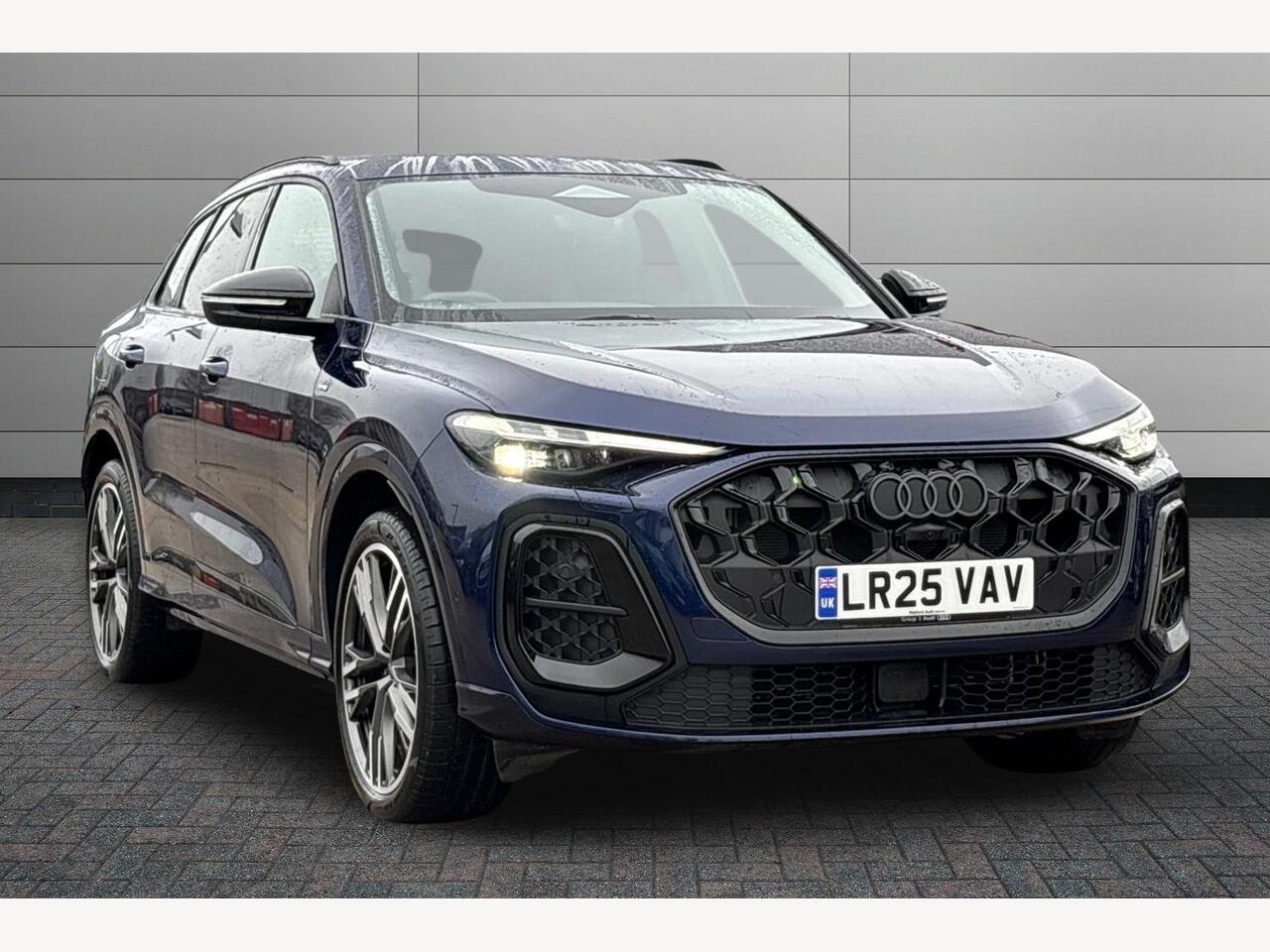 Main listing image - Audi Q5