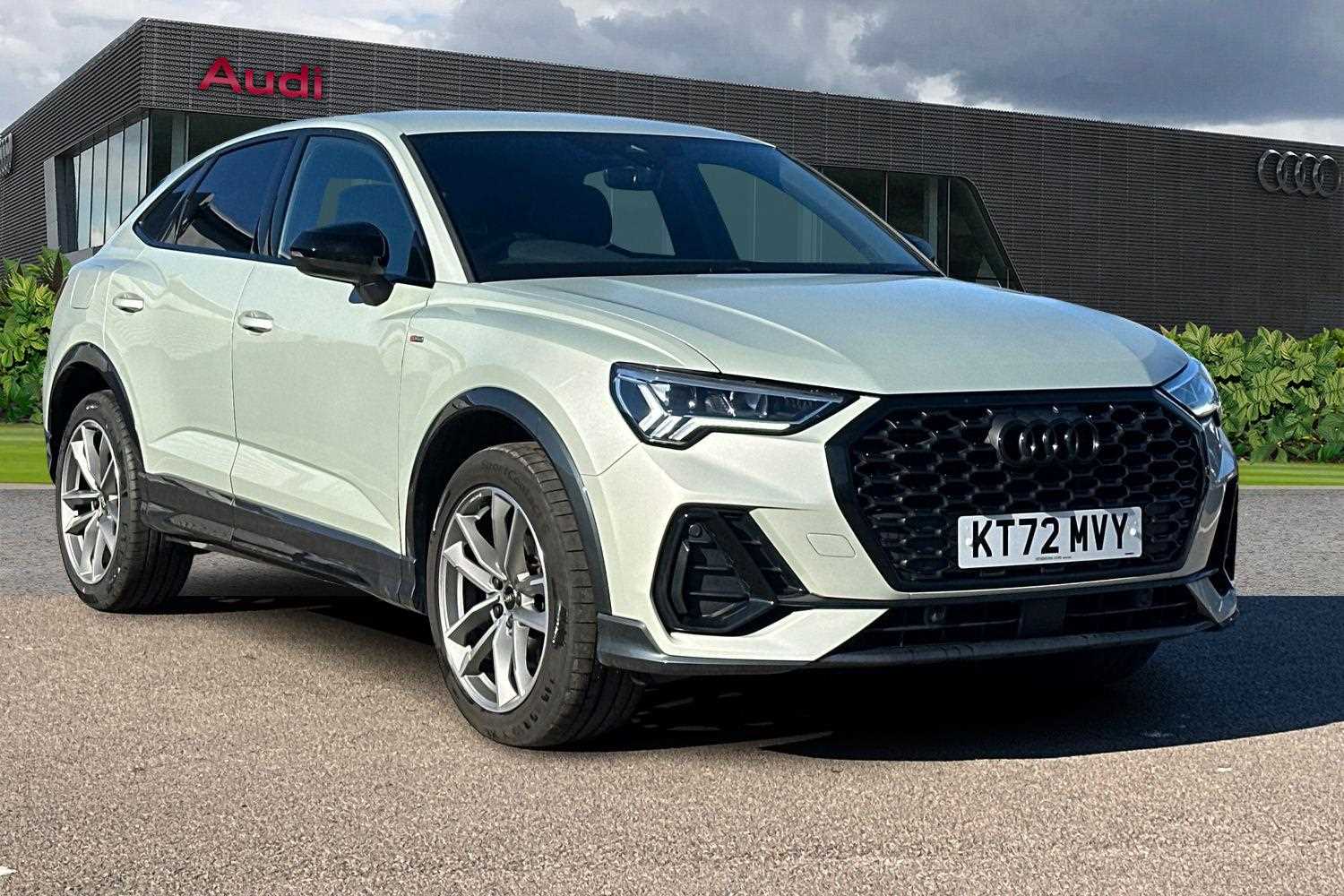 Main listing image - Audi Q3