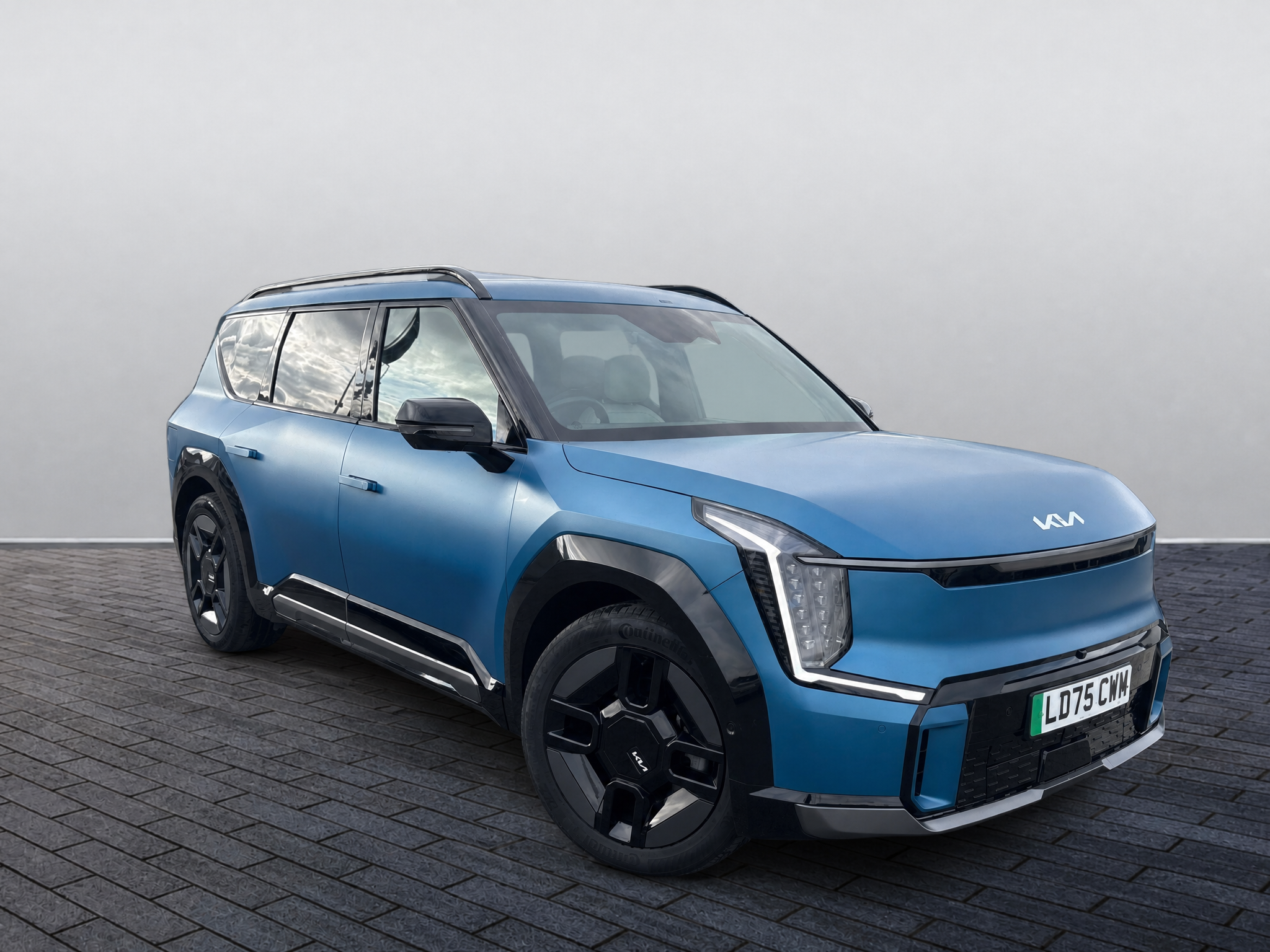 Main listing image - Kia EV9