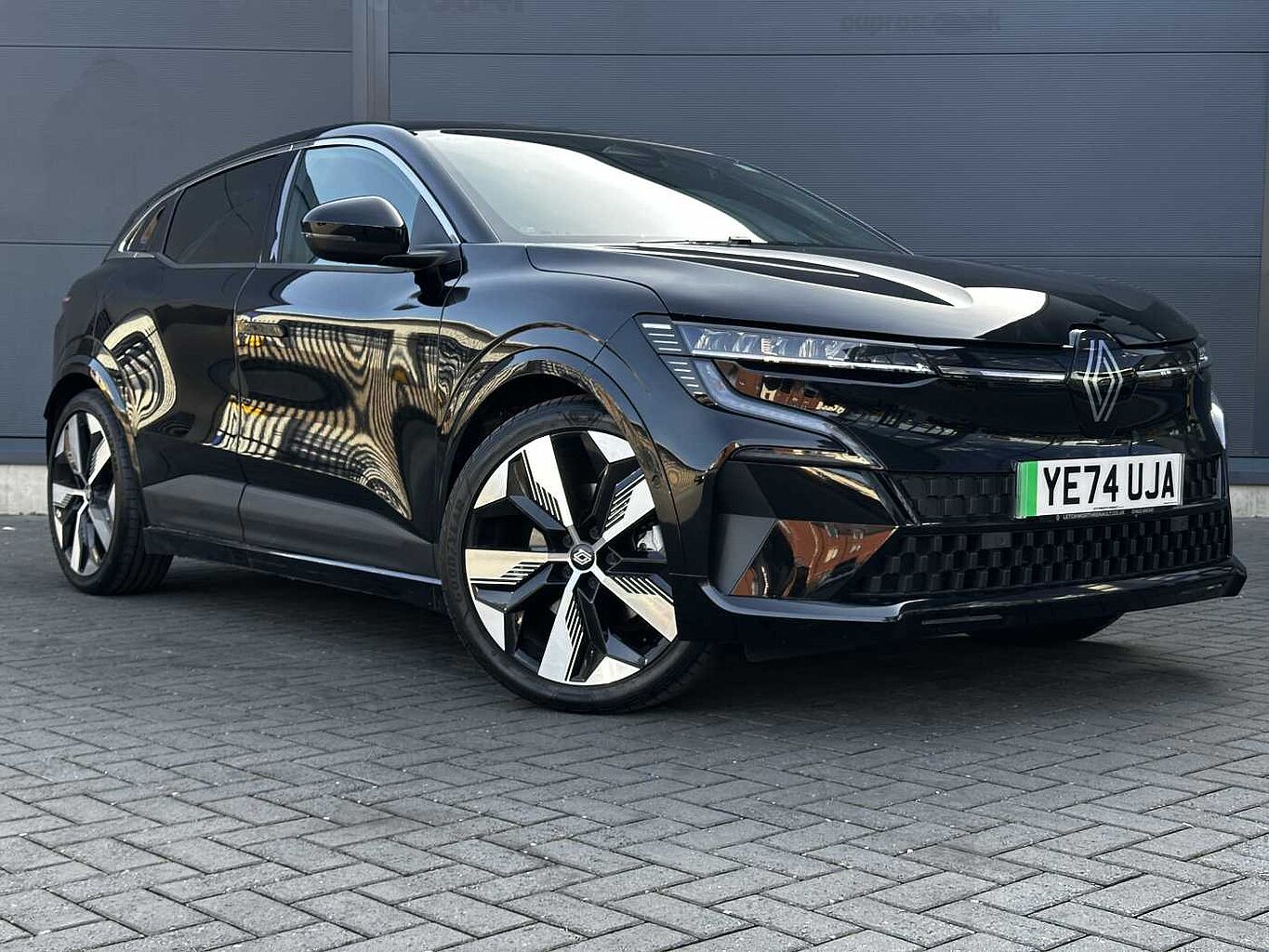 Main listing image - Renault Megane E Tech