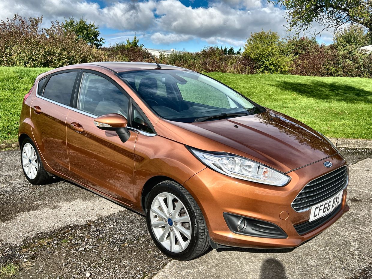 Main listing image - Ford Fiesta