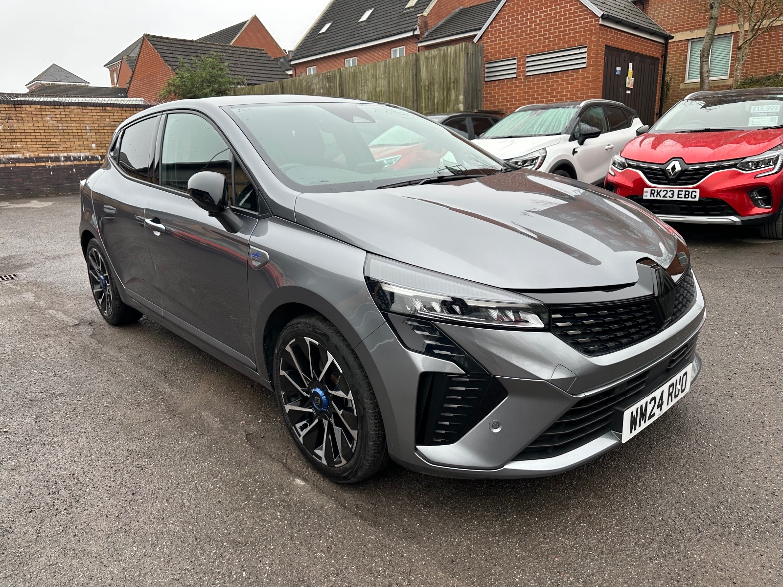 Main listing image - Renault Clio