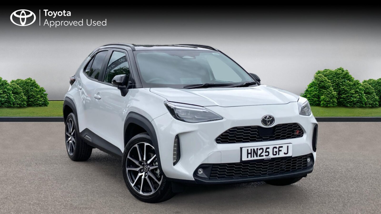 Main listing image - Toyota Yaris Cross