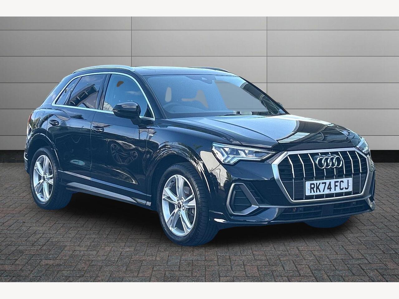 Main listing image - Audi Q3